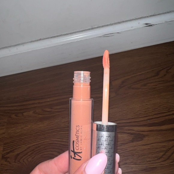 It Cosmetics Perfect Nude Vitality Butter Gloss - Picture 3 of 3